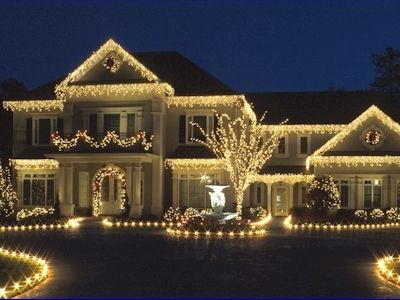 Christmas Lights: Preventing Damage to Your Home